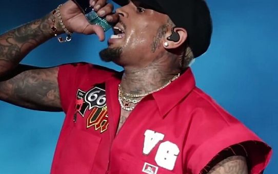 🔥 Breezy Ascends: Chris Brown’s Monumental Tour, Redemption, and the Rise of the Breezy Bowl 🔥
